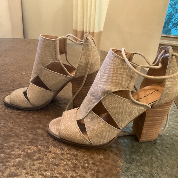 Lucky Brand heels size 8.5 - Picture 1 of 4